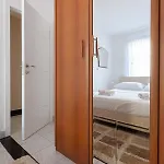 Nikola - Near Town Centre דירה