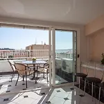 Nikola - Near Town Centre דירה *