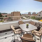 Nikola - Near Town Centre דירה