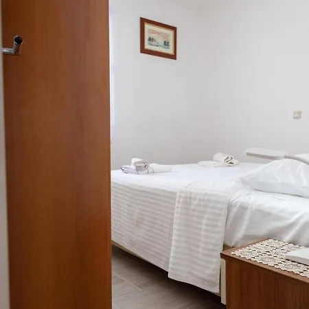 Apartment Nikola - Near Town Centre *