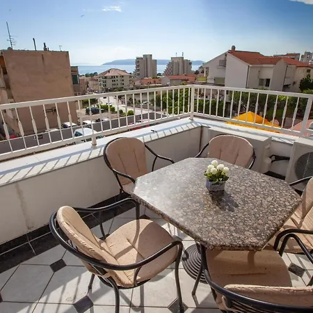 Nikola - Near Town Centre *