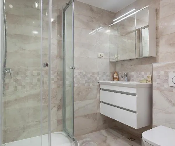 Nikola - Near Town Centre Makarska